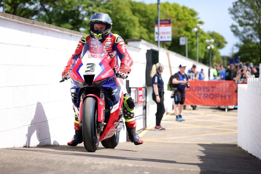 Maria Costello forced to withdraw from Isle of Man TT after a crash